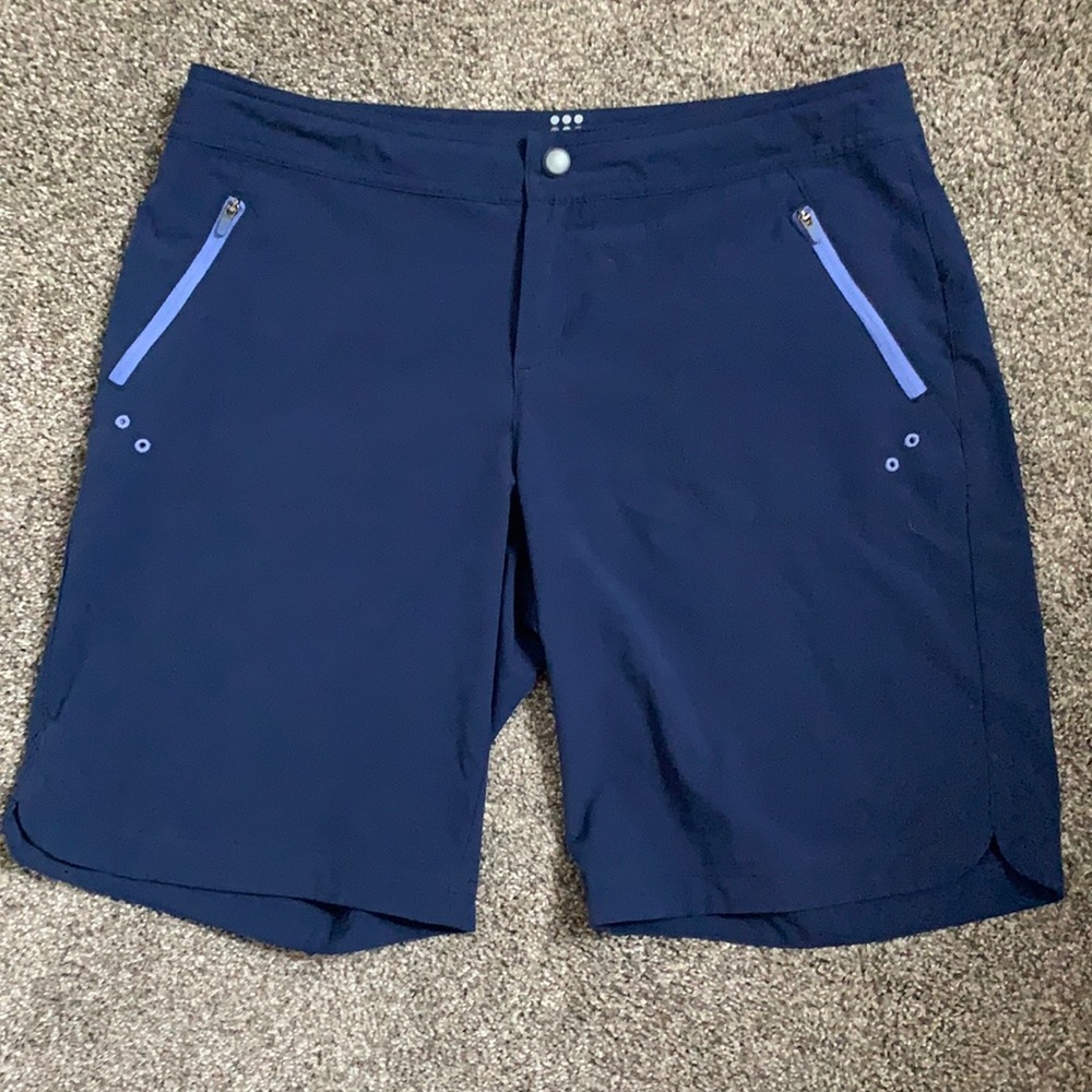 Women’s Title Nine shorts sz 4 runs like 6